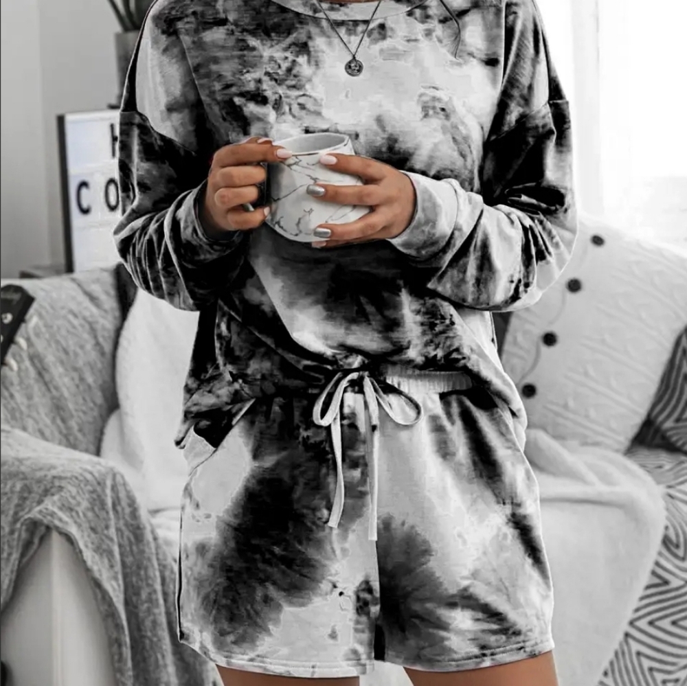 In Mystery Bundle 2PC SET B&W  tie die shorts outfit set LOUNGE SETS - Picture 4 of 7